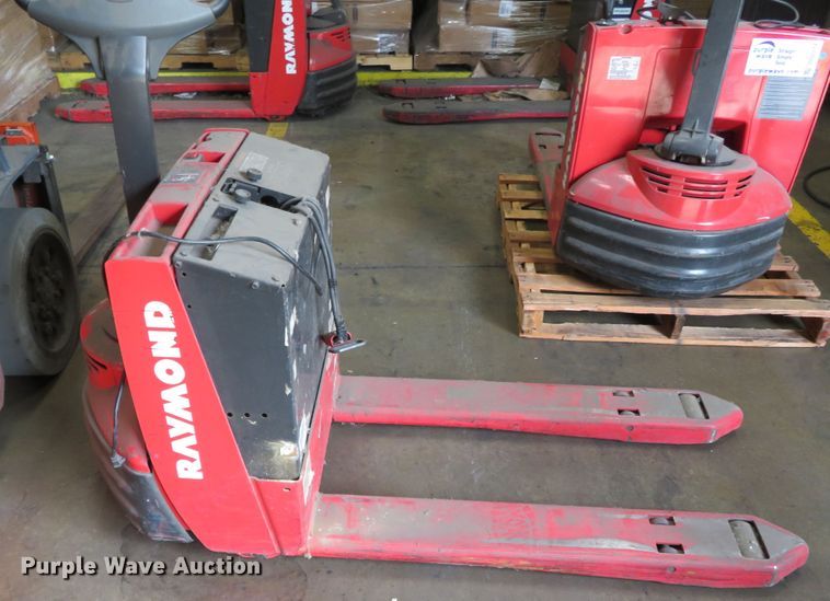 image for item DR0117 (4) Raymond 102T-F45L pallet jacks