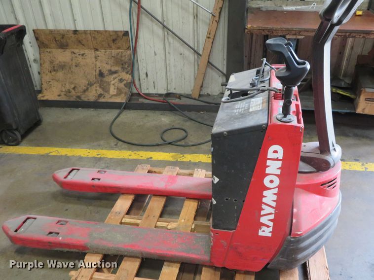 image for item DR0117 (4) Raymond 102T-F45L pallet jacks