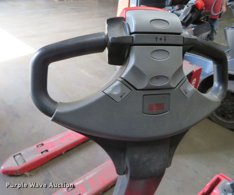 image for item DR0117 (4) Raymond 102T-F45L pallet jacks