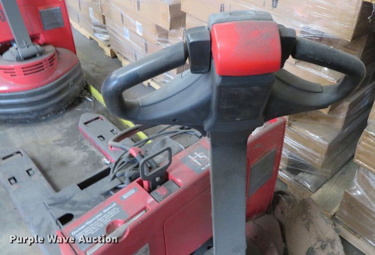 image for item DR0117 (4) Raymond 102T-F45L pallet jacks