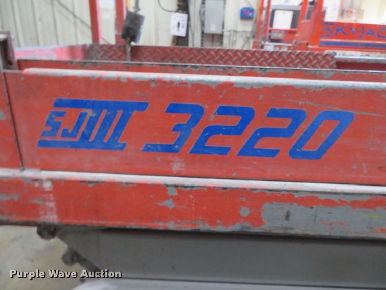 image for item DR0119 1997 Skyjack SJIII 3220  scissor lift
