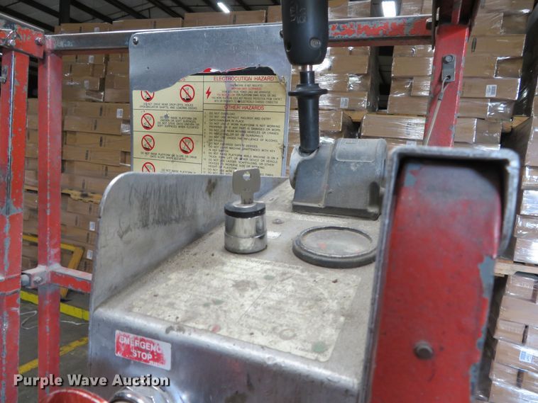 image for item DR0119 1997 Skyjack SJIII 3220  scissor lift