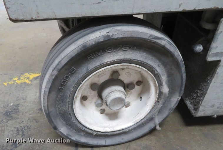 image for item DR0119 1997 Skyjack SJIII 3220  scissor lift