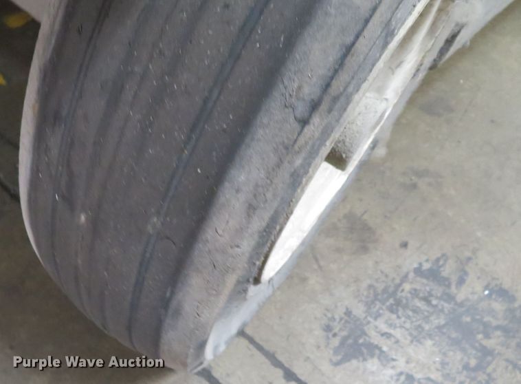 image for item DR0119 1997 Skyjack SJIII 3220  scissor lift