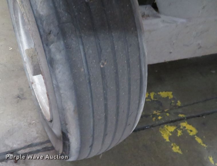 image for item DR0119 1997 Skyjack SJIII 3220  scissor lift