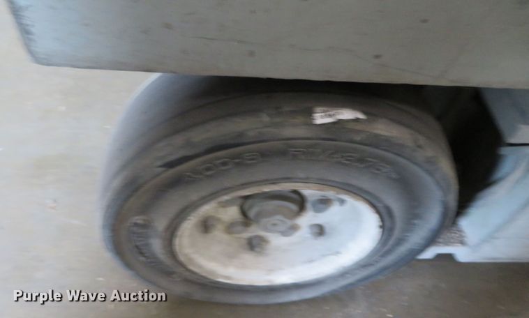 image for item DR0119 1997 Skyjack SJIII 3220  scissor lift