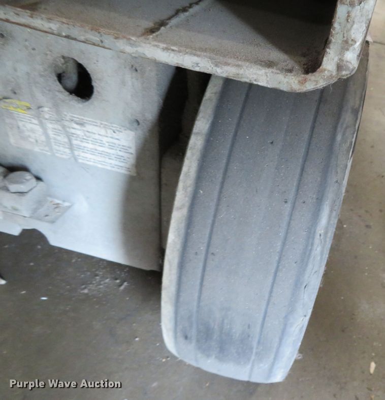 image for item DR0119 1997 Skyjack SJIII 3220  scissor lift