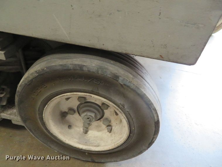 image for item DR0119 1997 Skyjack SJIII 3220  scissor lift