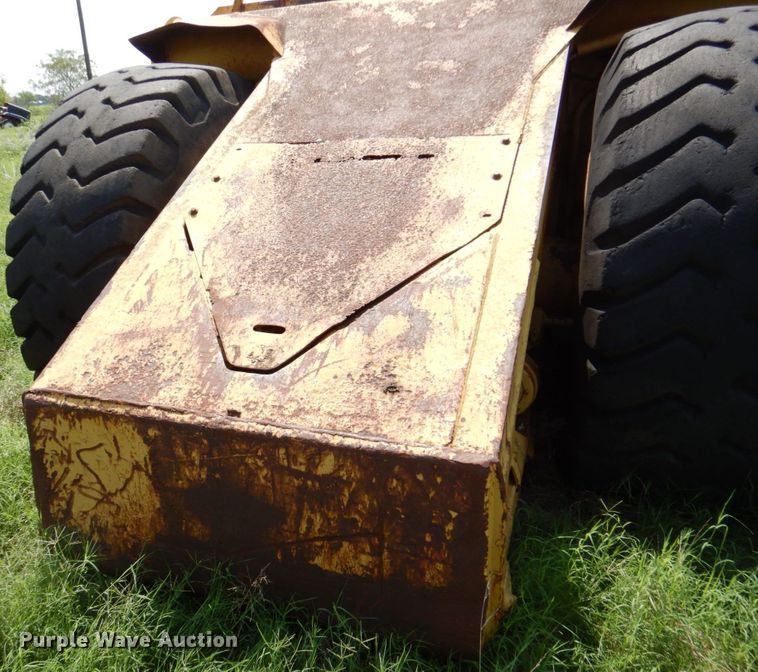 image for item DR2032 Caterpillar 630B  conventional scraper