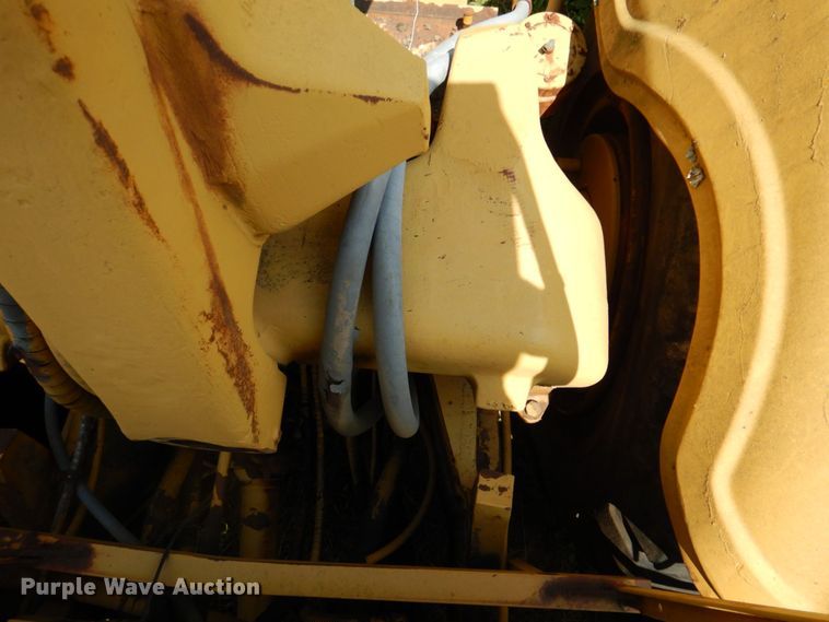 image for item DR2032 Caterpillar 630B  conventional scraper