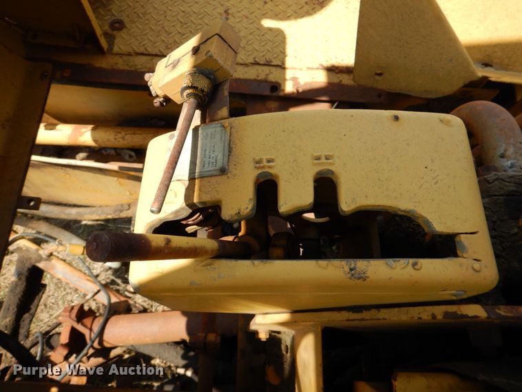 image for item DR2032 Caterpillar 630B  conventional scraper