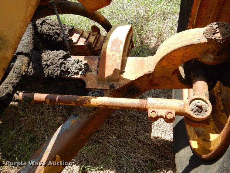 image for item DR2032 Caterpillar 630B  conventional scraper