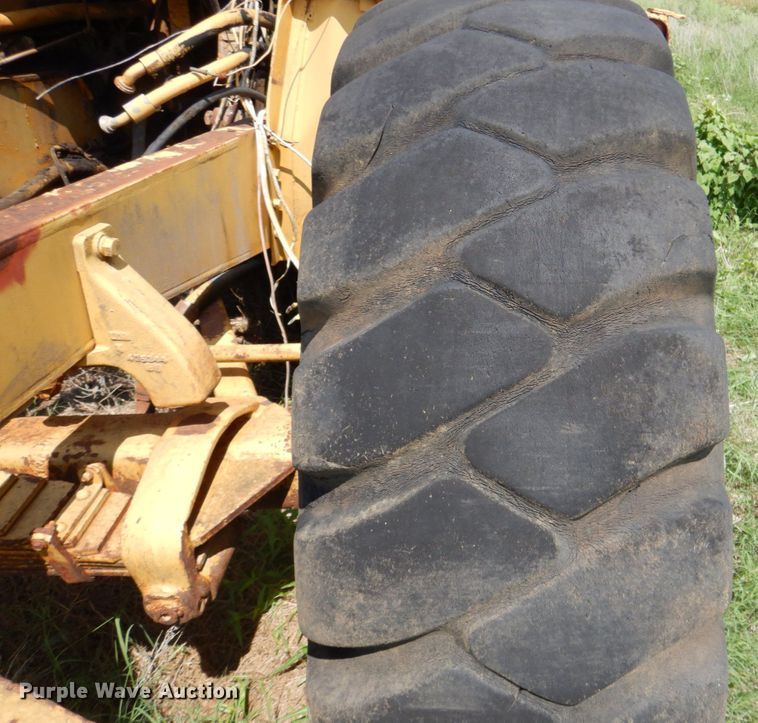 image for item DR2032 Caterpillar 630B  conventional scraper