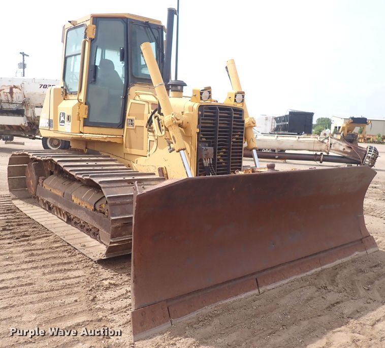 image for item DS7074 1999 John Deere 750C LGP  dozer