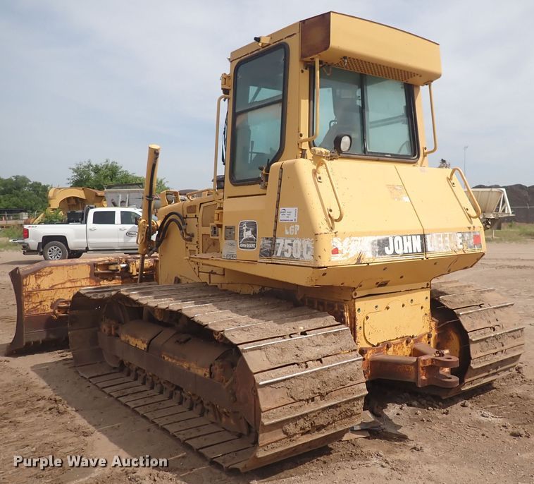 image for item DS7074 1999 John Deere 750C LGP  dozer