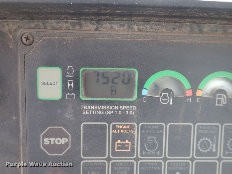 image for item DS7074 1999 John Deere 750C LGP  dozer