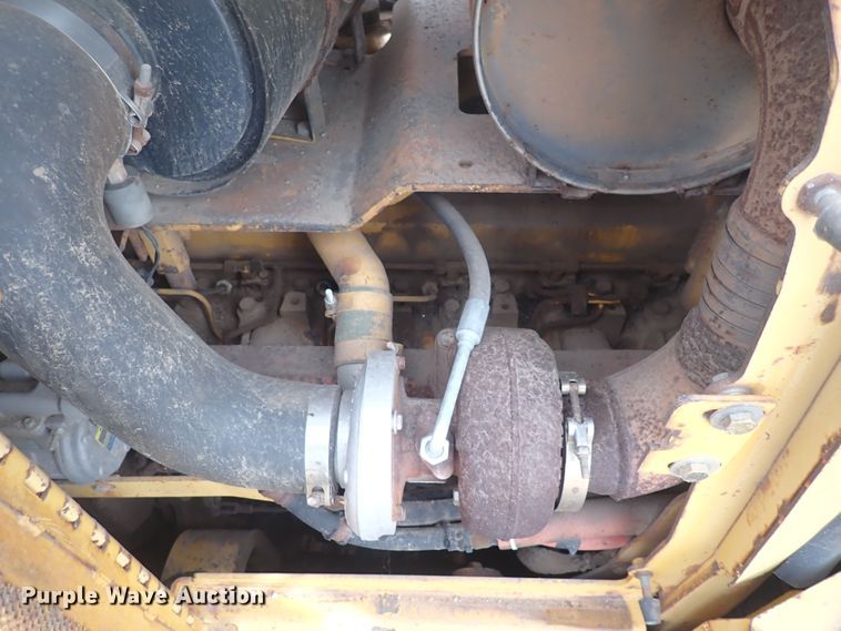 image for item DS7074 1999 John Deere 750C LGP  dozer