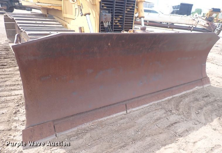 image for item DS7074 1999 John Deere 750C LGP  dozer