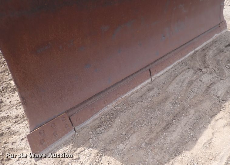 image for item DS7074 1999 John Deere 750C LGP  dozer