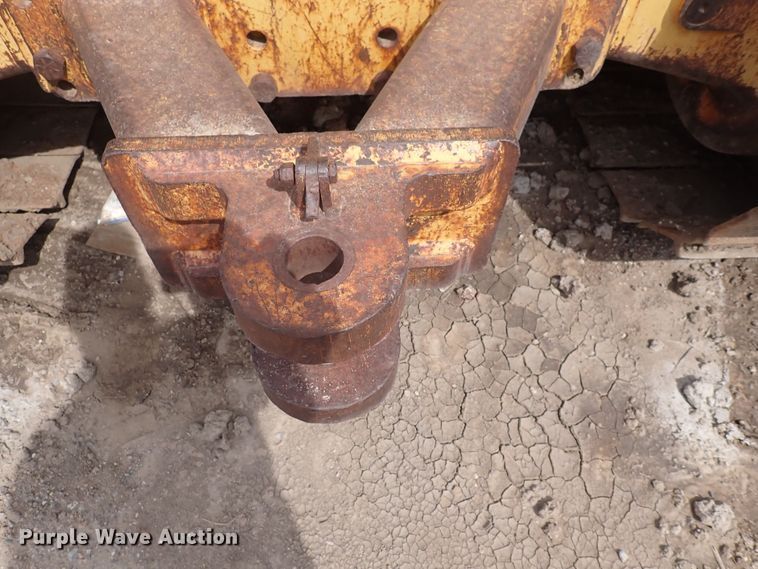 image for item DS7074 1999 John Deere 750C LGP  dozer