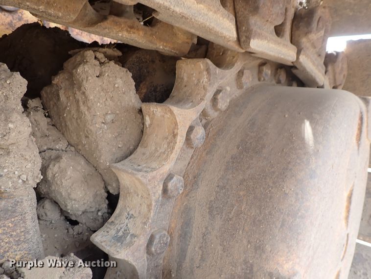 image for item DS7074 1999 John Deere 750C LGP  dozer