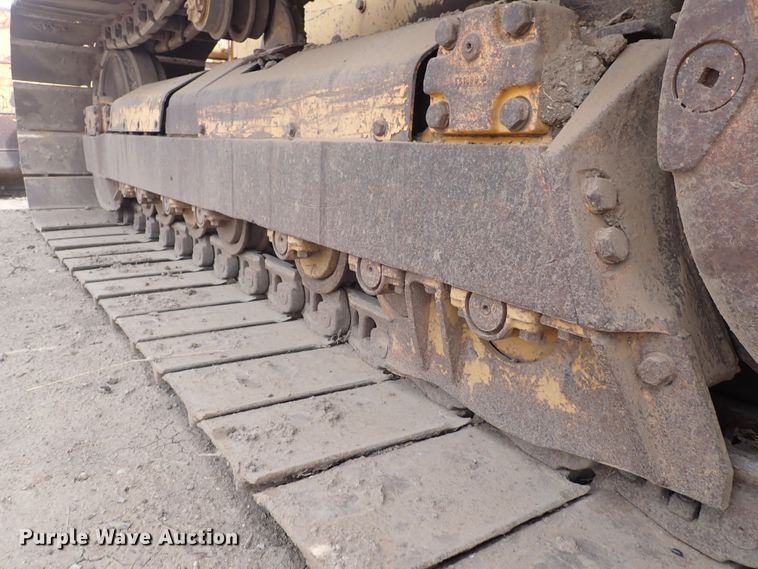 image for item DS7074 1999 John Deere 750C LGP  dozer