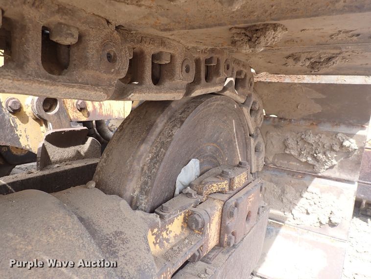 image for item DS7074 1999 John Deere 750C LGP  dozer