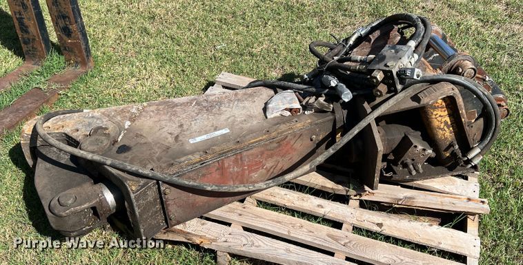 image for item IA9093 LaBounty  rotating shear