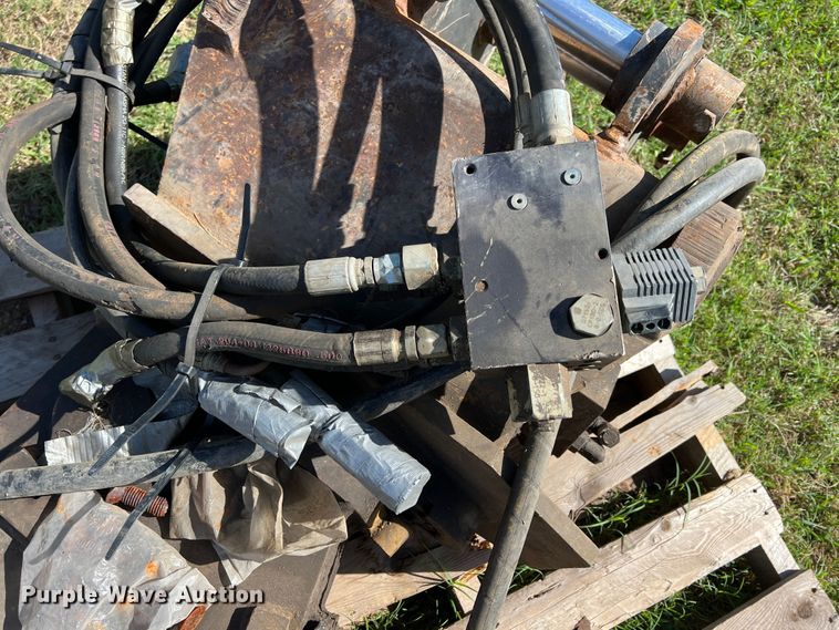 image for item IA9093 LaBounty  rotating shear