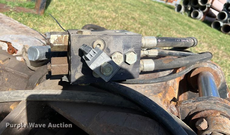 image for item IA9093 LaBounty  rotating shear