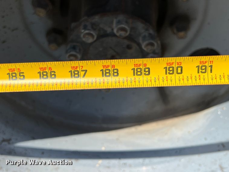 image for item IA9102 2000 International 4700  asphalt patch truck