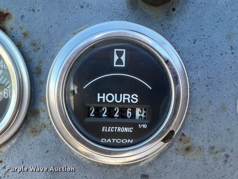 image for item IA9102 2000 International 4700  asphalt patch truck