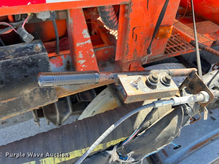 image for item IA9102 2000 International 4700  asphalt patch truck