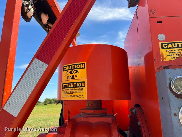 image for item IA9102 2000 International 4700  asphalt patch truck