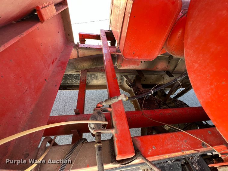 image for item IA9102 2000 International 4700  asphalt patch truck