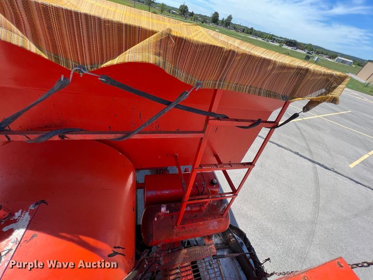 image for item IA9102 2000 International 4700  asphalt patch truck