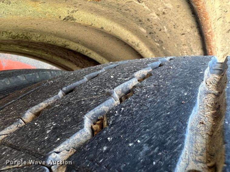 image for item IA9102 2000 International 4700  asphalt patch truck