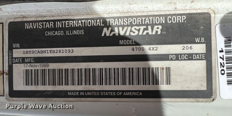 image for item IA9102 2000 International 4700  asphalt patch truck