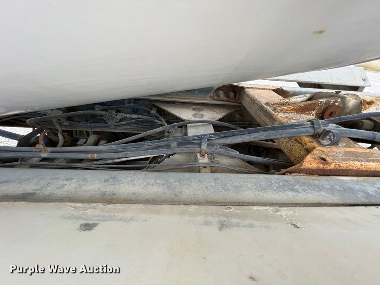 image for item IA9108 1999 Mack RD600  ready mix truck