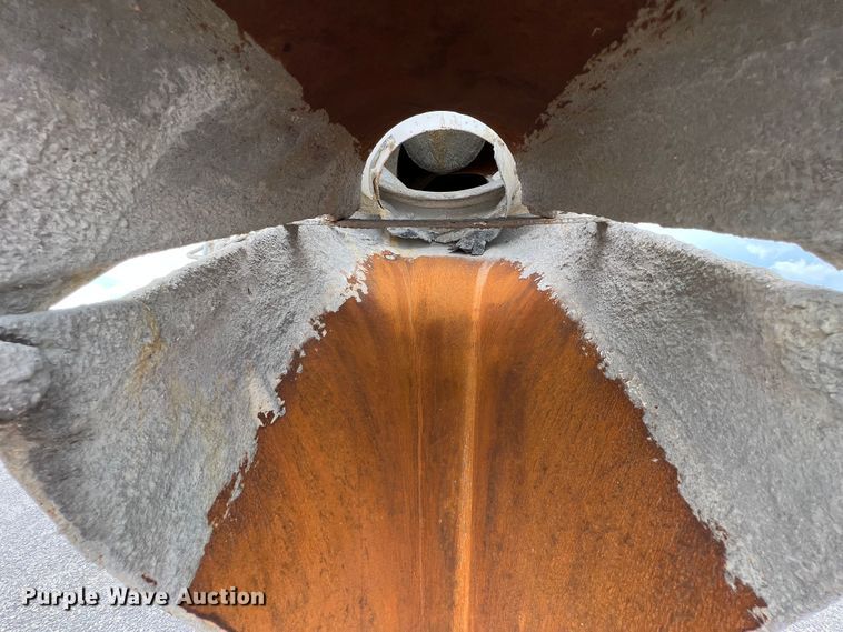 image for item IA9108 1999 Mack RD600  ready mix truck