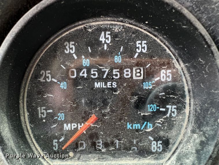 image for item IA9108 1999 Mack RD600  ready mix truck