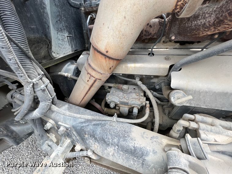 image for item IA9108 1999 Mack RD600  ready mix truck