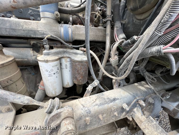 image for item IA9108 1999 Mack RD600  ready mix truck