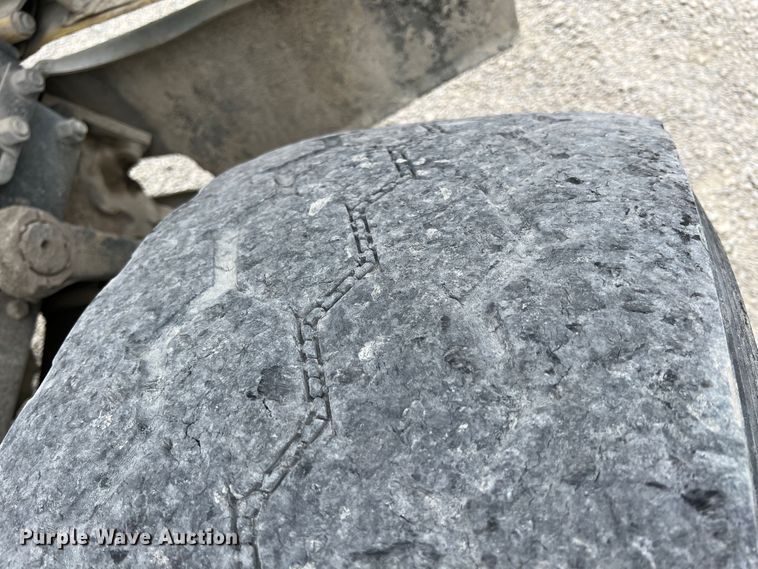 image for item IA9108 1999 Mack RD600  ready mix truck