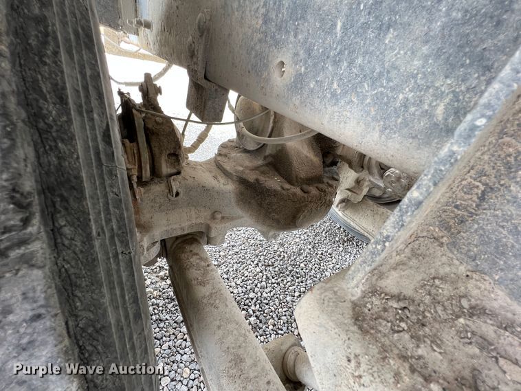 image for item IA9108 1999 Mack RD600  ready mix truck