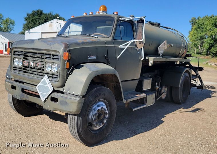 image for item JC9614 1979 GMC 8000  oil distributor truck
