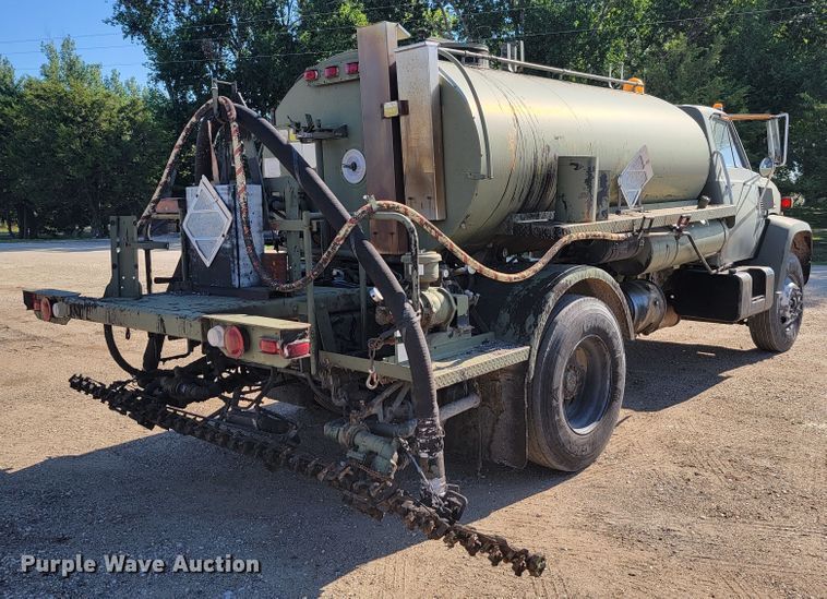 image for item JC9614 1979 GMC 8000  oil distributor truck