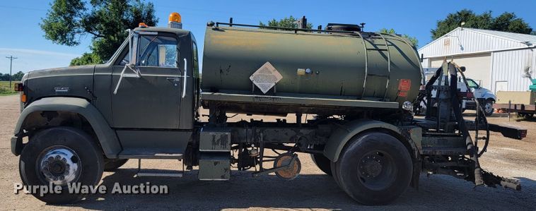 image for item JC9614 1979 GMC 8000  oil distributor truck