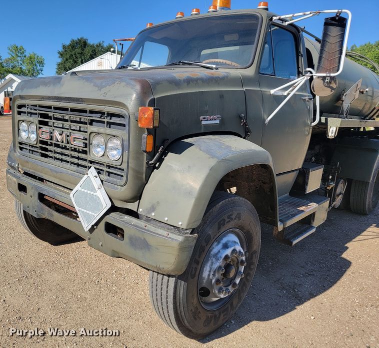 image for item JC9614 1979 GMC 8000  oil distributor truck