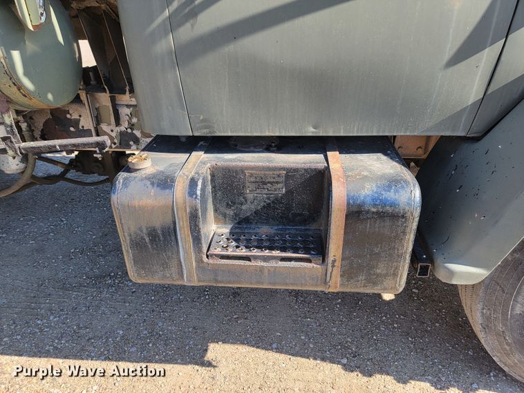 image for item JC9614 1979 GMC 8000  oil distributor truck